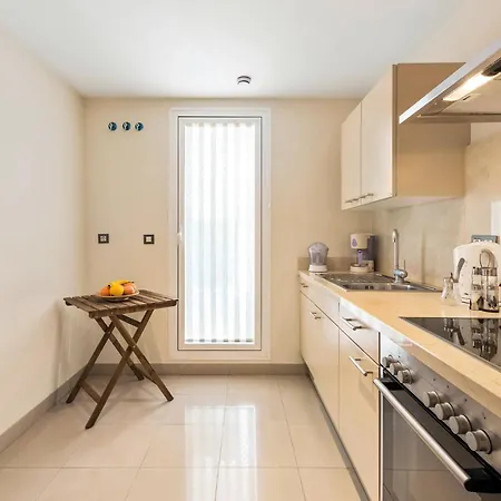 Amazing In Apartment *